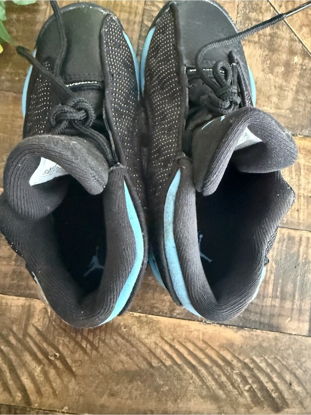 Jordan Kids Black and Turquoise Low-Top Sneakers - Picture 5 of 7